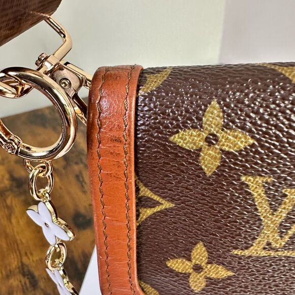 Louis Vuitton Vintage Monogram Pochette Dame Clutch Bag - Picture 4 of 16